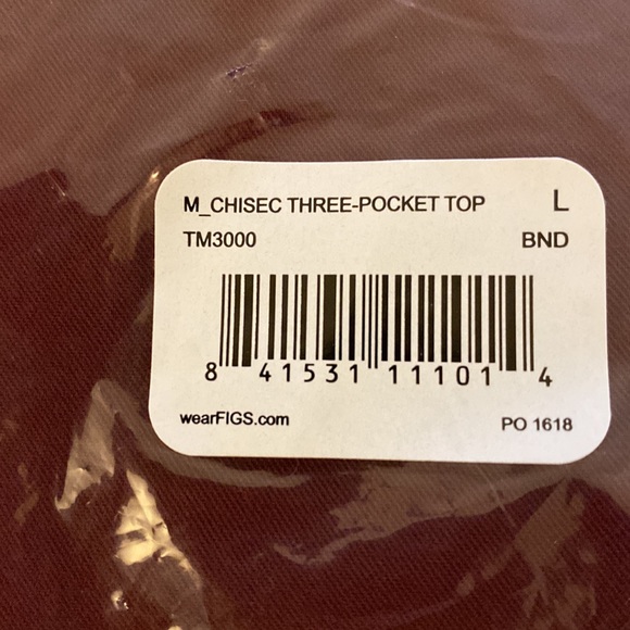 New Figs Chisec Large Three-pocket scrub tops in Aqua, burgundy, & hunter green - Picture 3 of 7